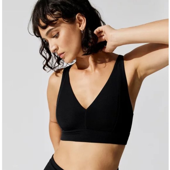 Year of Ours Other - NWT Year of Ours Studio V Sports Bra Sz Small